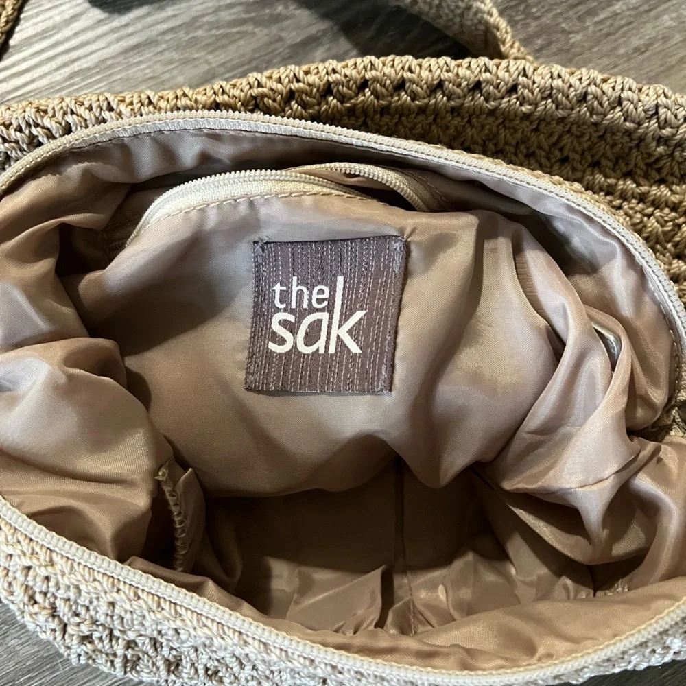 The Sak Tan Woven Shoulder Bag - Picture 2 of 4